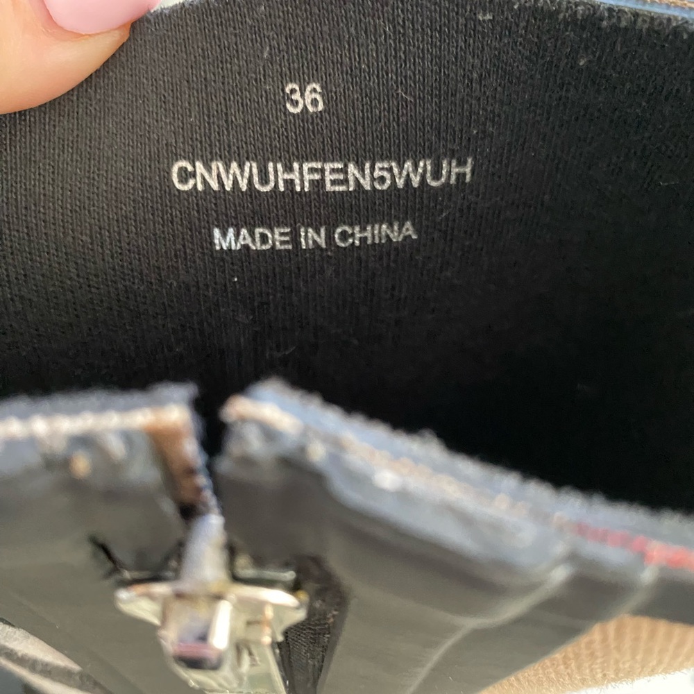 Burberry Zane Vintage Rainboots - Picture 2 of 8